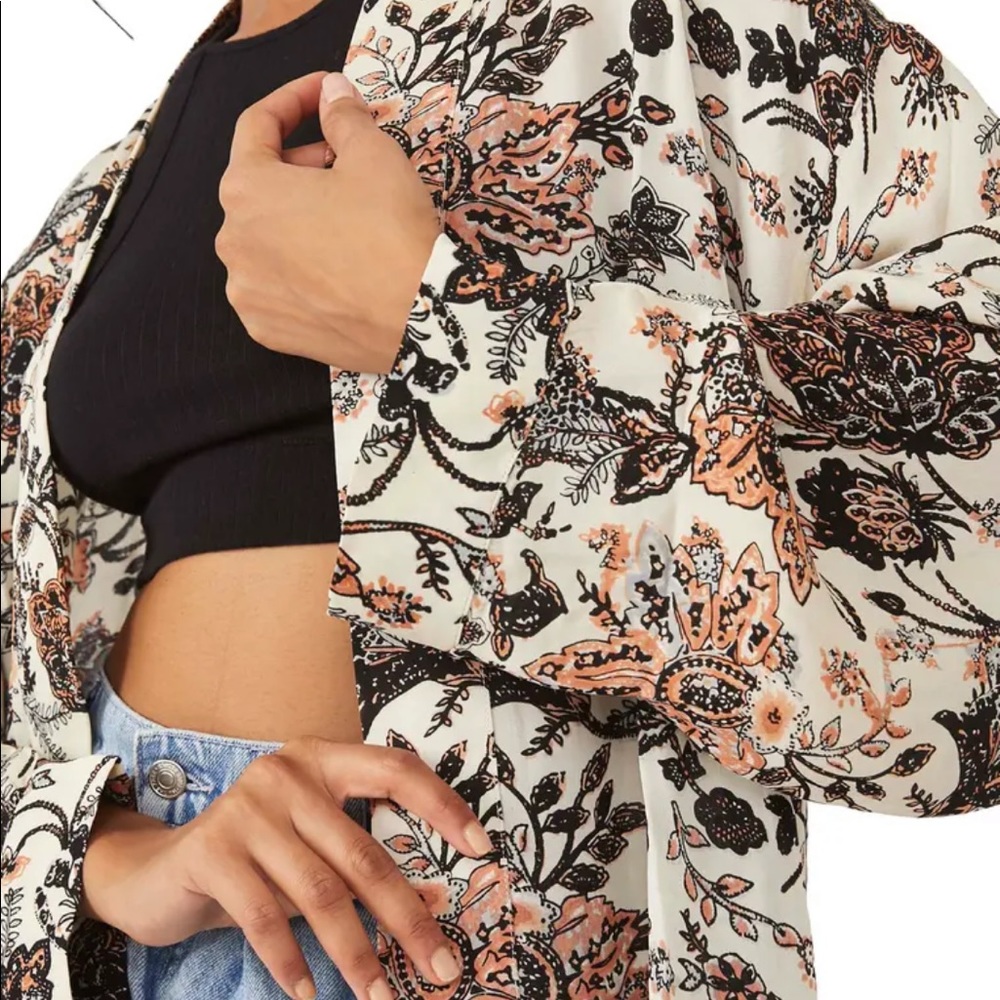 NWOT Free People Play It Cool Printed Kimono - Picture 4 of 4